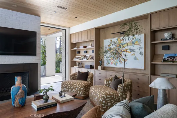 $18,250,000 | 8 Cherry Hills Lane, Newport Beach, CA 92660