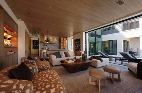 $18,250,000 | 8 Cherry Hills Lane, Newport Beach, CA 92660