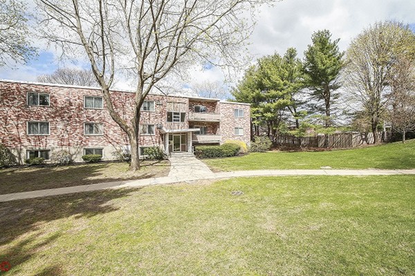 38 Jacqueline Road, Unit C Waltham, MA 02452 - Photo 1 of 6