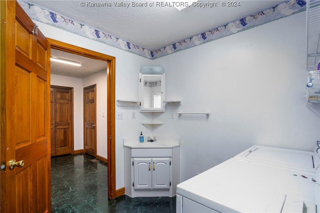 6025 Hubbards Branch Road Huntington, WV 25704 - Photo 17 of 50 Gallery Image 17