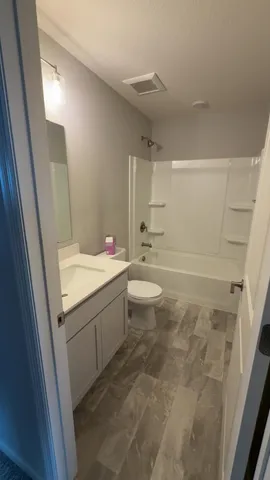 $2,600 | 4829 Airlake Drive, St. Paul, MN 55129