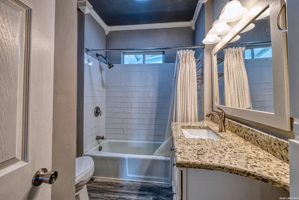 $249,900 | 237 West Oak Street, Uvalde, TX 78801