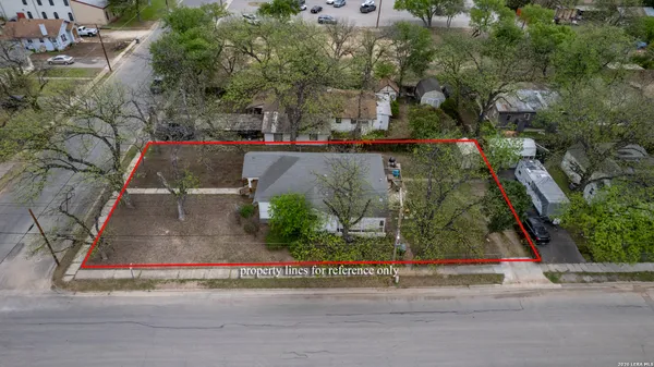 $249,900 | 237 West Oak Street, Uvalde, TX 78801
