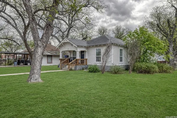 $249,900 | 237 West Oak Street, Uvalde, TX 78801