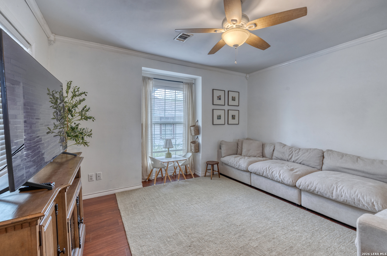 237 West Oak Street Uvalde, TX 78801 - Photo 8 of 28