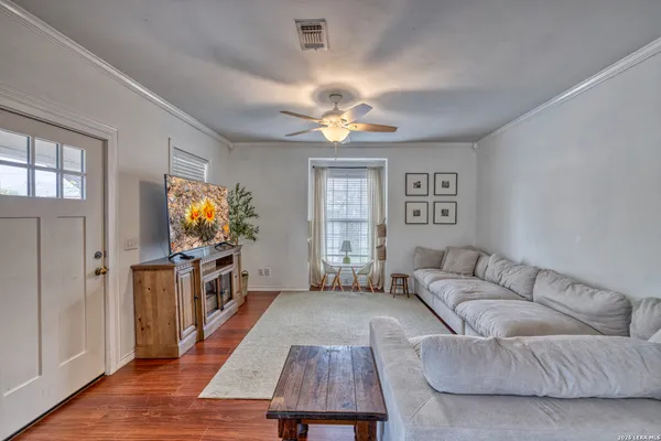 $249,900 | 237 West Oak Street, Uvalde, TX 78801