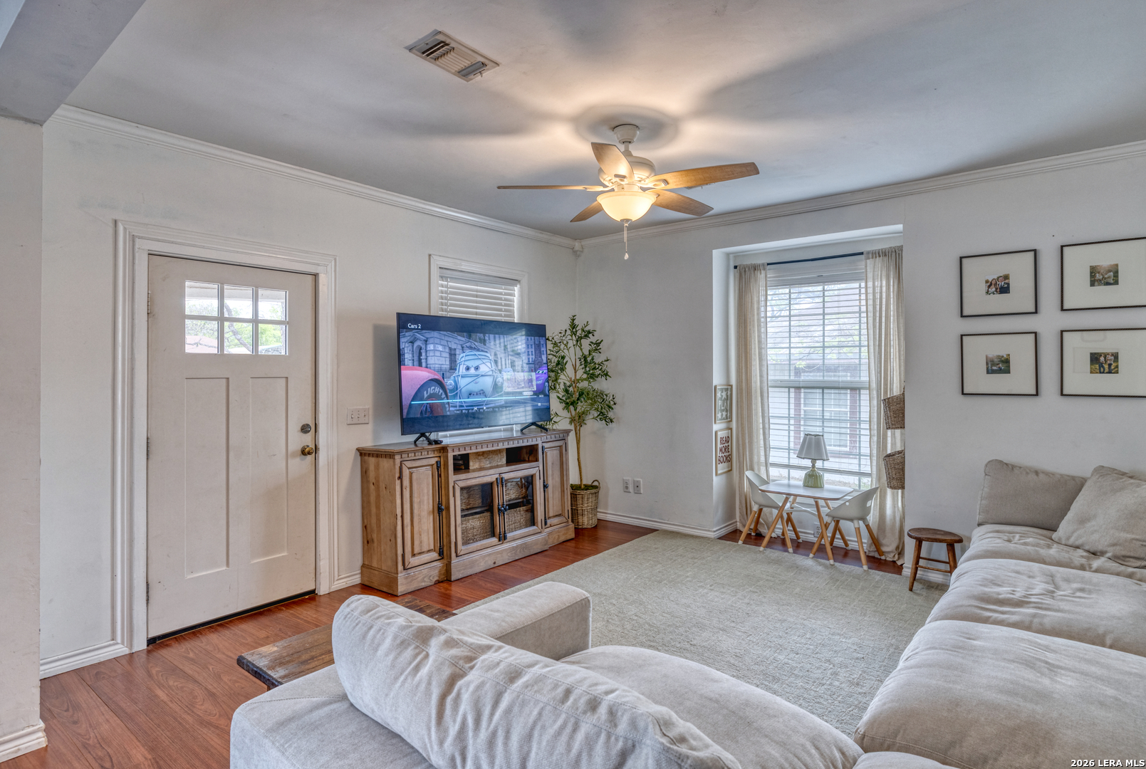 237 West Oak Street Uvalde, TX 78801 - Photo 10 of 28