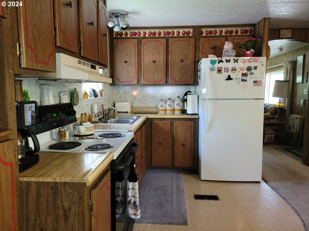 62108 Lower Perry Loop La Grande, OR 97850 - Photo 6 of 11 Gallery Image 6