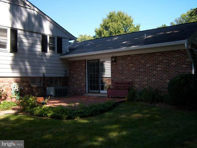 5222 Light Street Springfield, VA 22151 - Photo 2 of 28 Patio