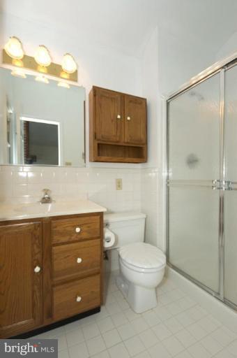 5222 Light Street Springfield, VA 22151 - Photo 18 of 28 Bath #1