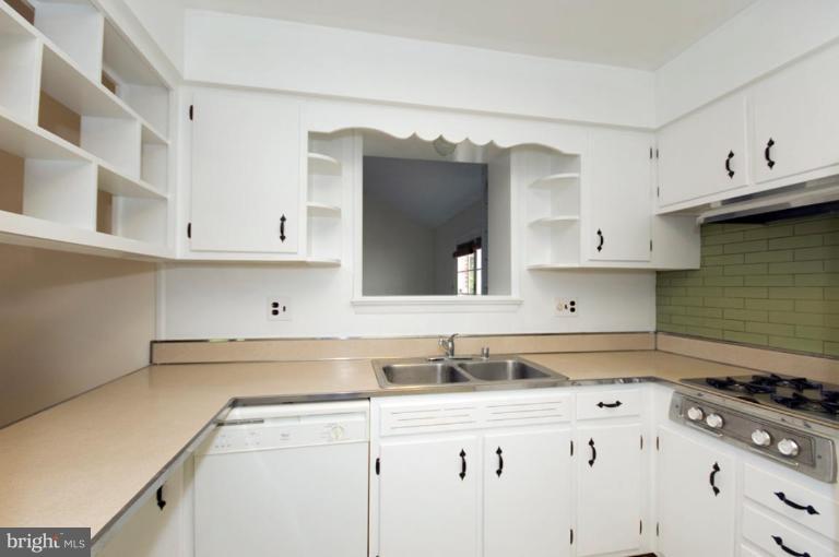 5222 Light Street Springfield, VA 22151 - Photo 19 of 28 Kitchen #2