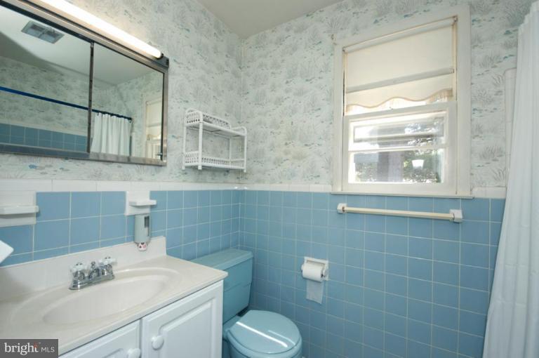 5222 Light Street Springfield, VA 22151 - Photo 23 of 28 Bath #3