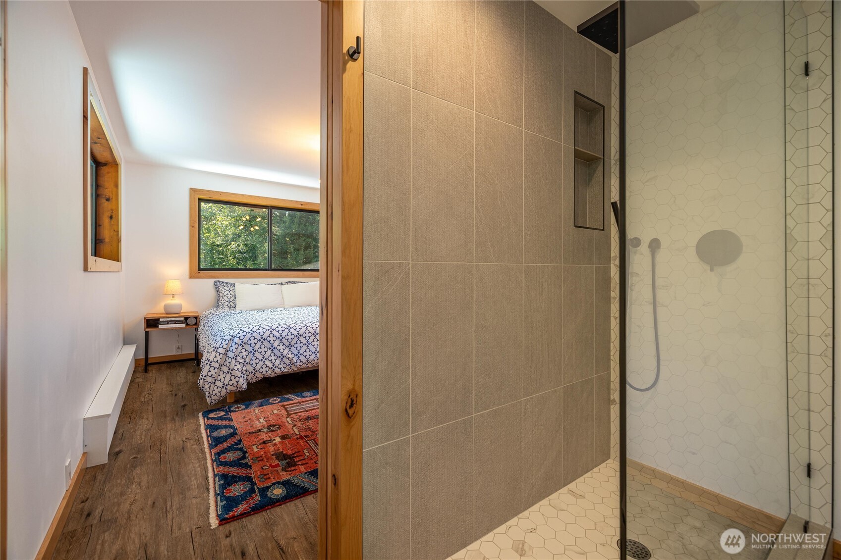 7577 Canyon View Drive Deming, WA 98244 - Photo 22 of 40 a living room with furniture and a gate