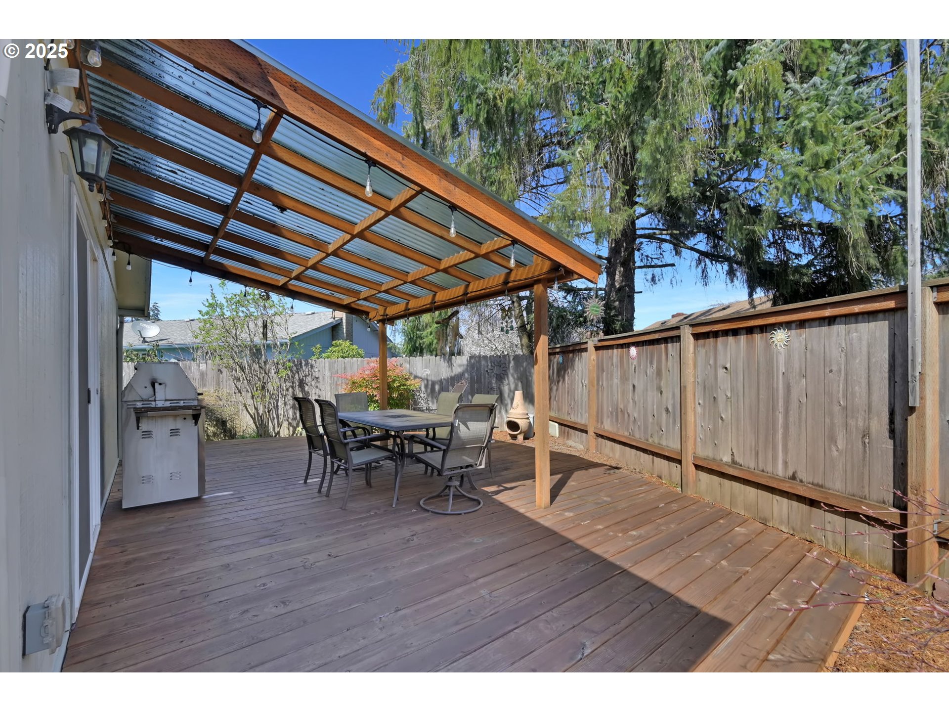 468 North 55th Street Springfield, OR 97478 - Photo 29 of 40 a view of outdoor space with seating space