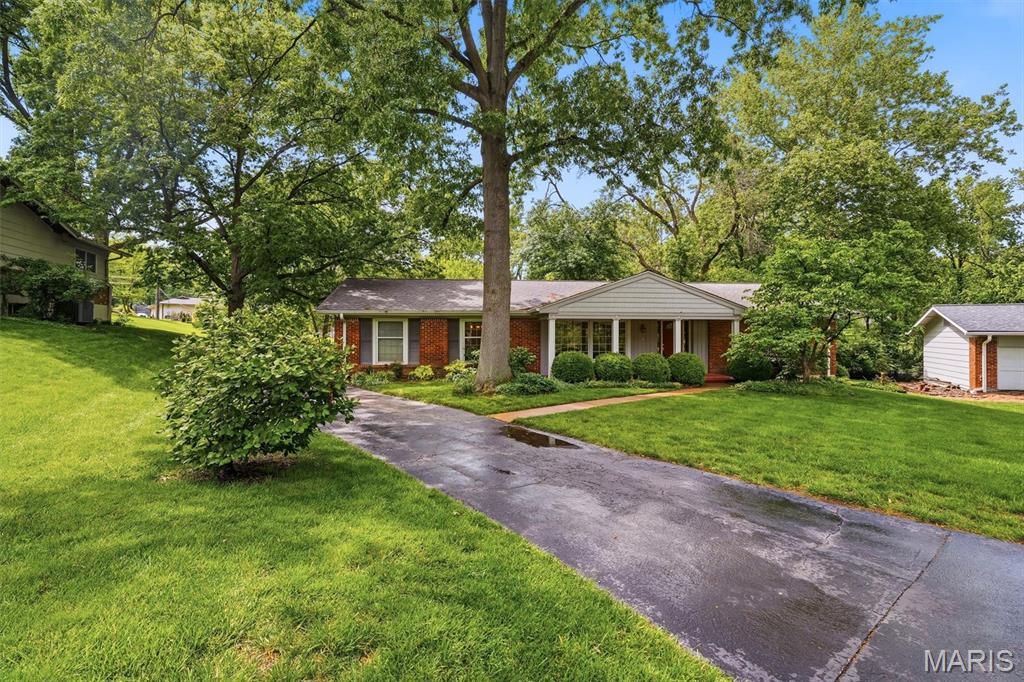 259 White Tree Lane Ballwin, MO 63011 - Photo 1 of 36