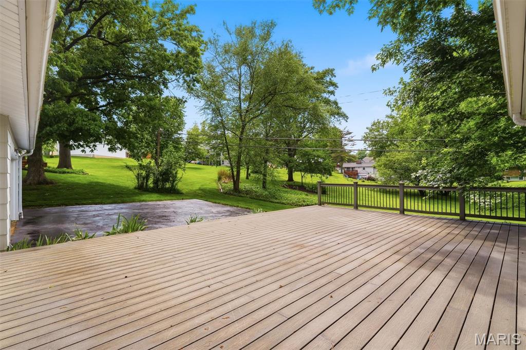 259 White Tree Lane Ballwin, MO 63011 - Photo 33 of 36