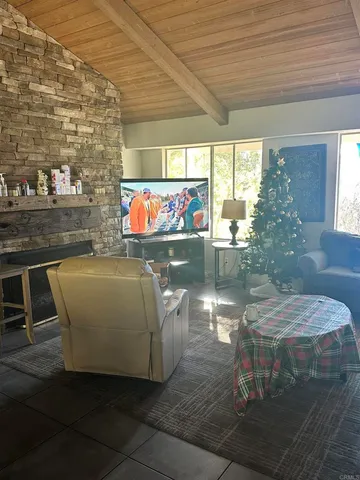 $1,100,000 | 2758 Kauana Loa Drive, Escondido, CA 92029