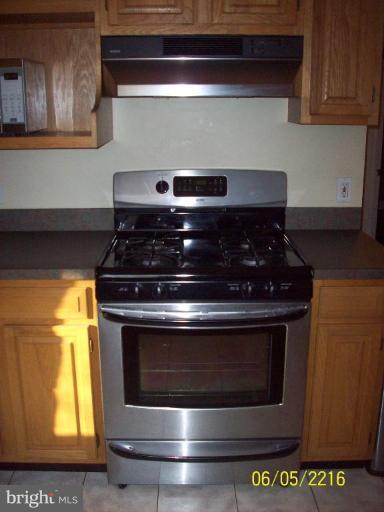 40 Mansion Road Linthicum Heights, MD 21090 - Photo 2 of 12 Kitchen