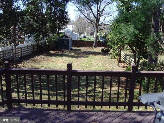 40 Mansion Road Linthicum Heights, MD 21090 - Photo 9 of 12 Back yard