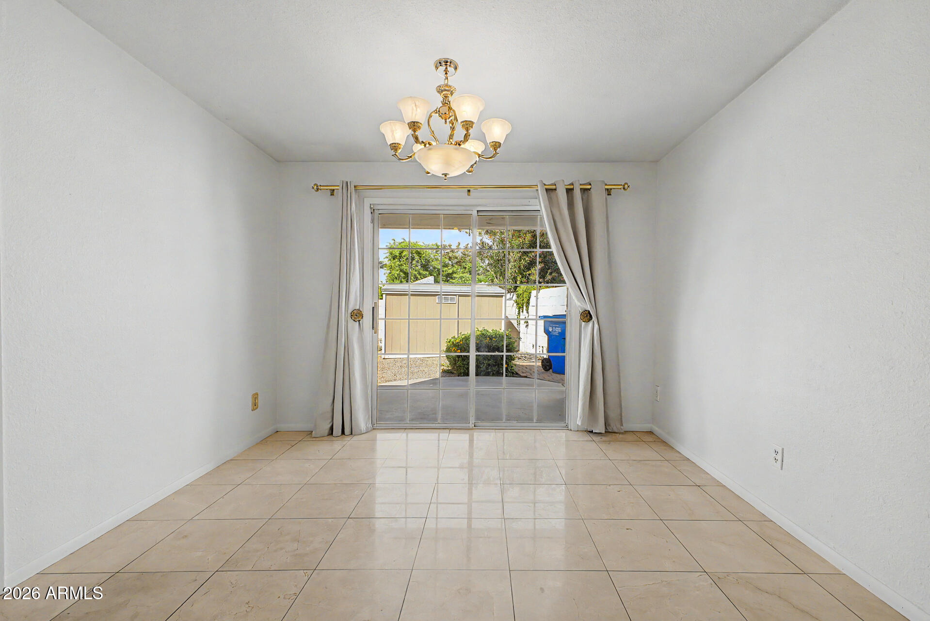 621 East Calavar Road Phoenix, AZ 85022 - Photo 10 of 41 Dining Room