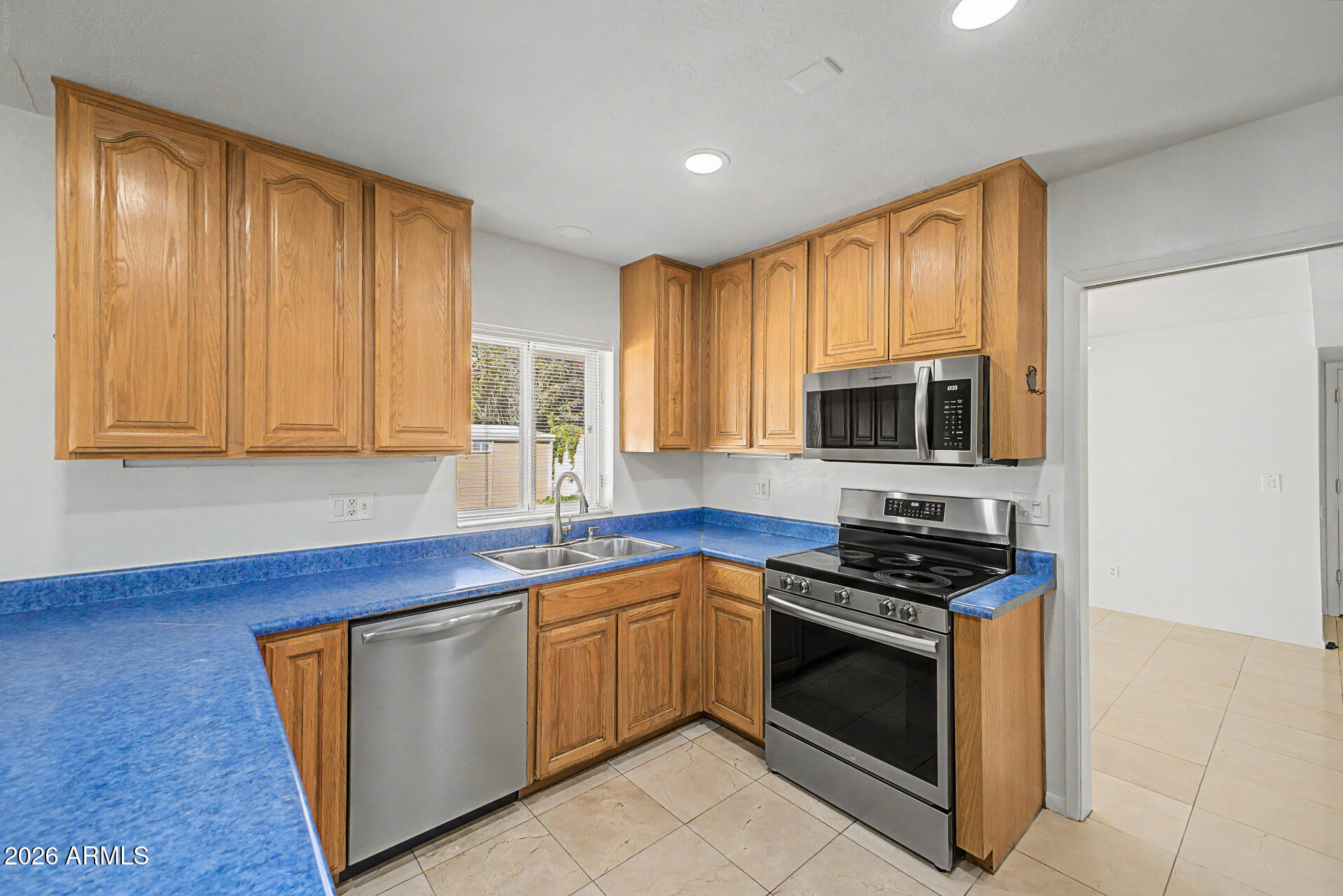 621 East Calavar Road Phoenix, AZ 85022 - Photo 13 of 41 Kitchen