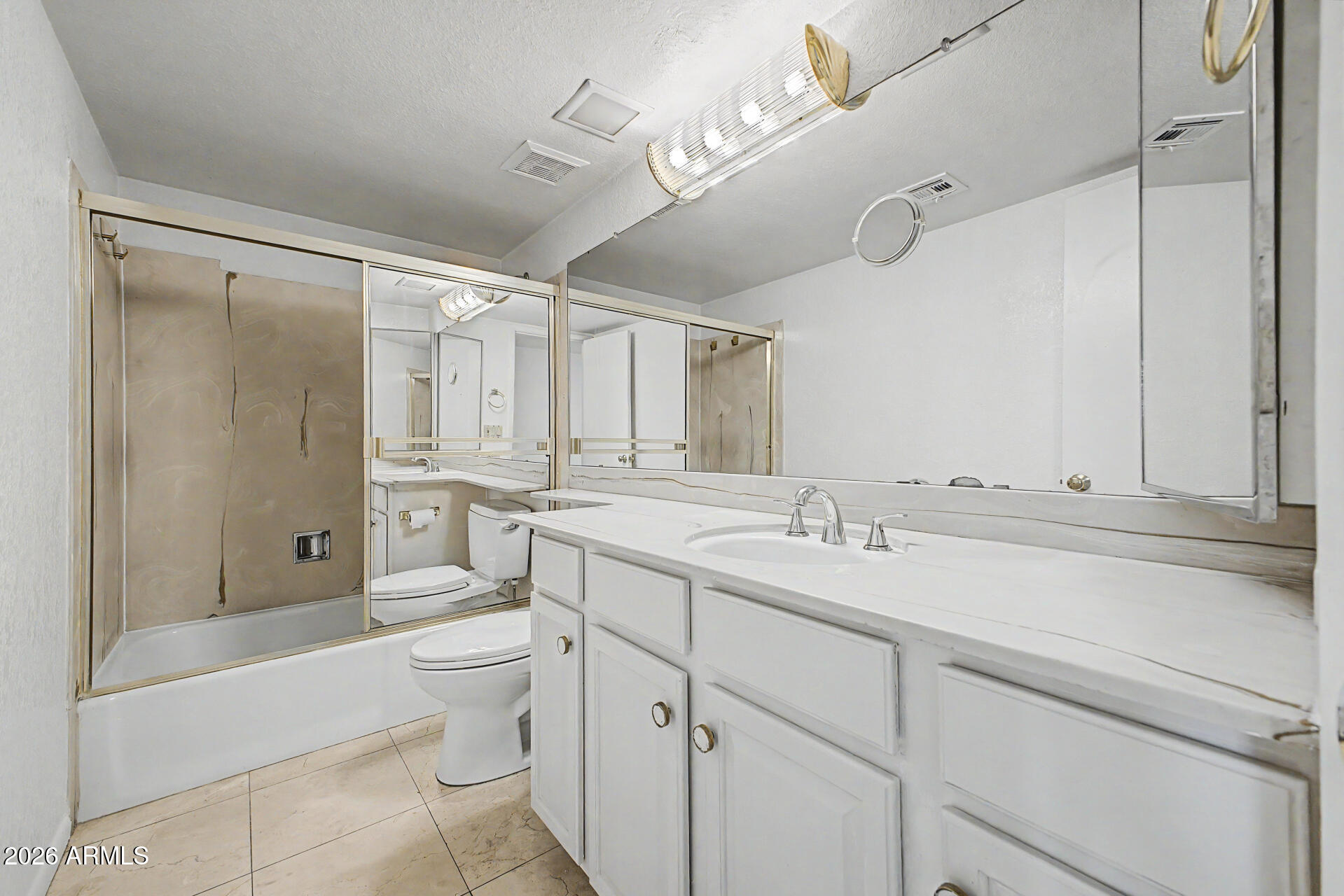 621 East Calavar Road Phoenix, AZ 85022 - Photo 24 of 41 Second Bathroom