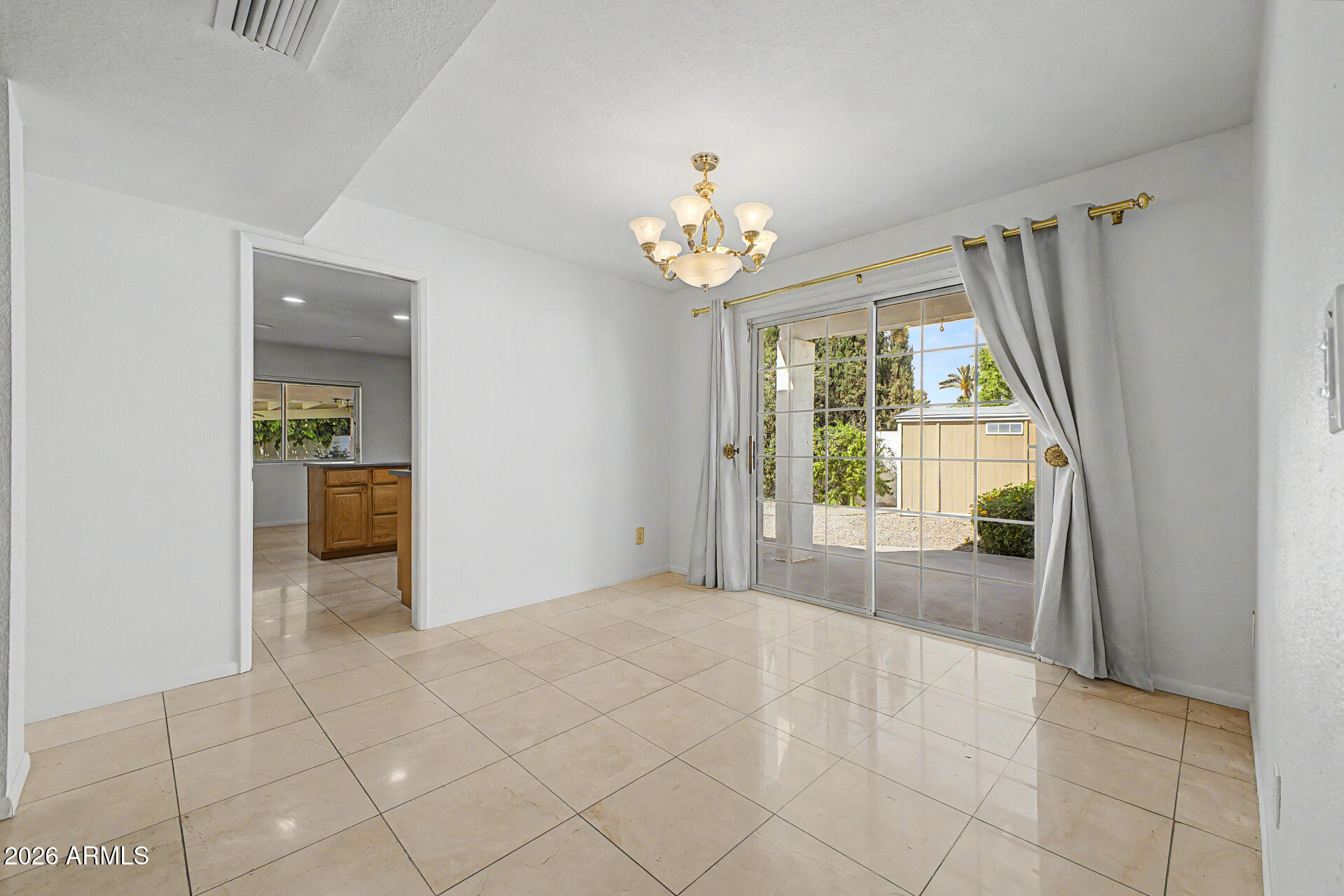 621 East Calavar Road Phoenix, AZ 85022 - Photo 9 of 41 Dining Room