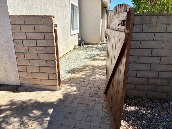 $1,695 | 23922 Conestoga Avenue, Murrieta, CA 92562