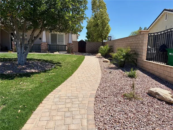 $1,695 | 23922 Conestoga Avenue, Murrieta, CA 92562