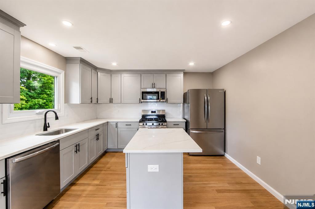 195 Van Winkle Street East Rutherford, NJ 07073 - Photo 31 of 47