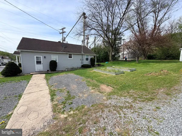 $179,900 | 1040 North Spring Street, Everett, PA 15537