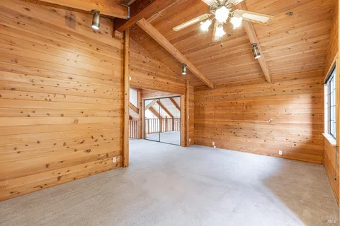 a view of a livingroom with an empty space