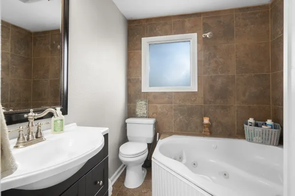 $499,900 | 5443 Apple Blossom Lane, Friendswood, TX 77546