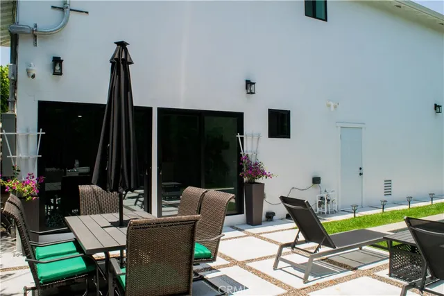 $2,850,000 | 542 North Kilkea Drive, Los Angeles, CA 90048