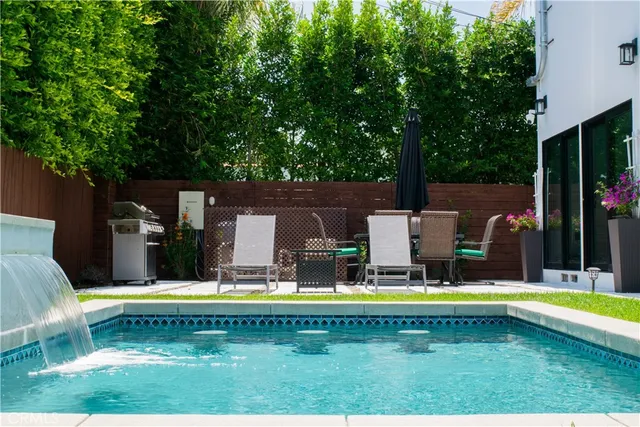 $2,850,000 | 542 North Kilkea Drive, Los Angeles, CA 90048