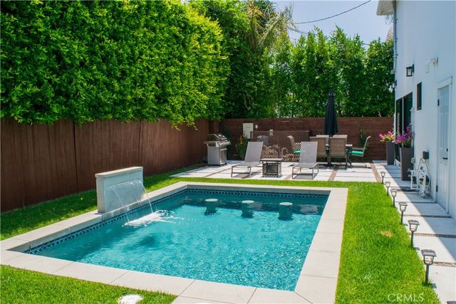 $2,850,000 | 542 North Kilkea Drive, Los Angeles, CA 90048