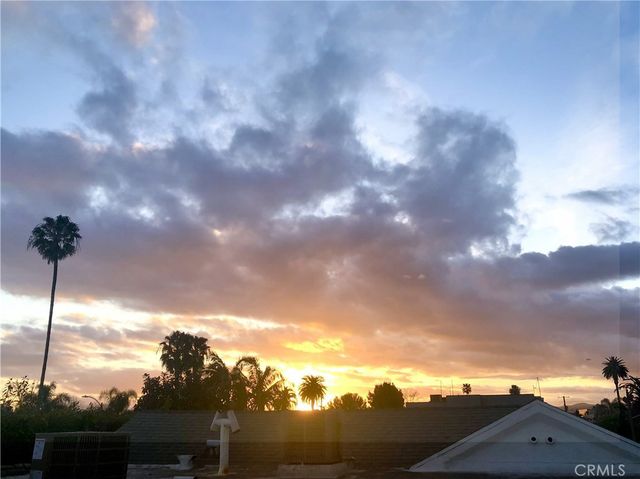 $2,850,000 | 542 North Kilkea Drive, Los Angeles, CA 90048