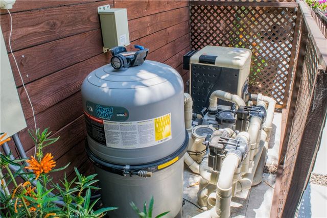 $2,850,000 | 542 North Kilkea Drive, Los Angeles, CA 90048