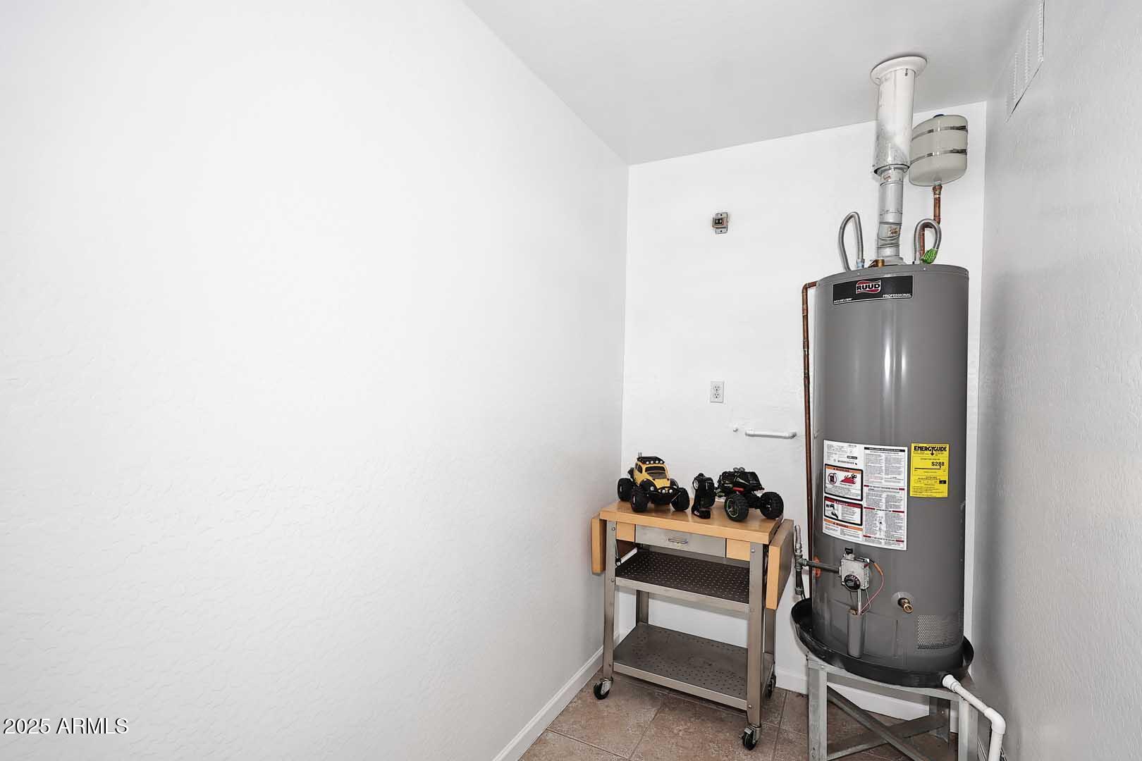 3644 North 15th Street Phoenix, AZ 85014 - Photo 21 of 26 a view of a workspace