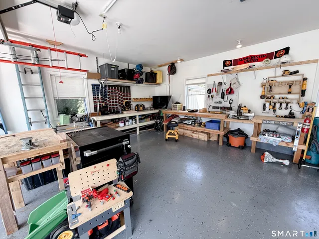 $525,000 | 18 Deerfield Drive, Broad Brook, CT 06016