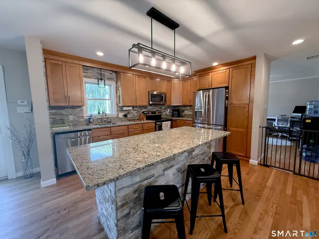 $525,000 | 18 Deerfield Drive, Broad Brook, CT 06016