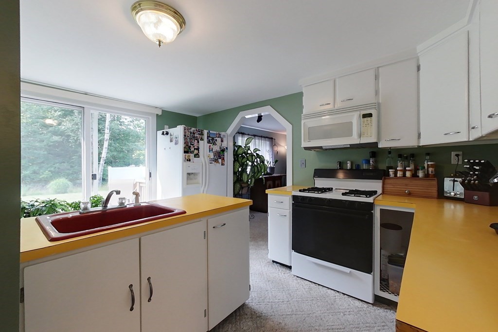 538 Main Street Townsend, MA 01474 - Photo 4 of 37