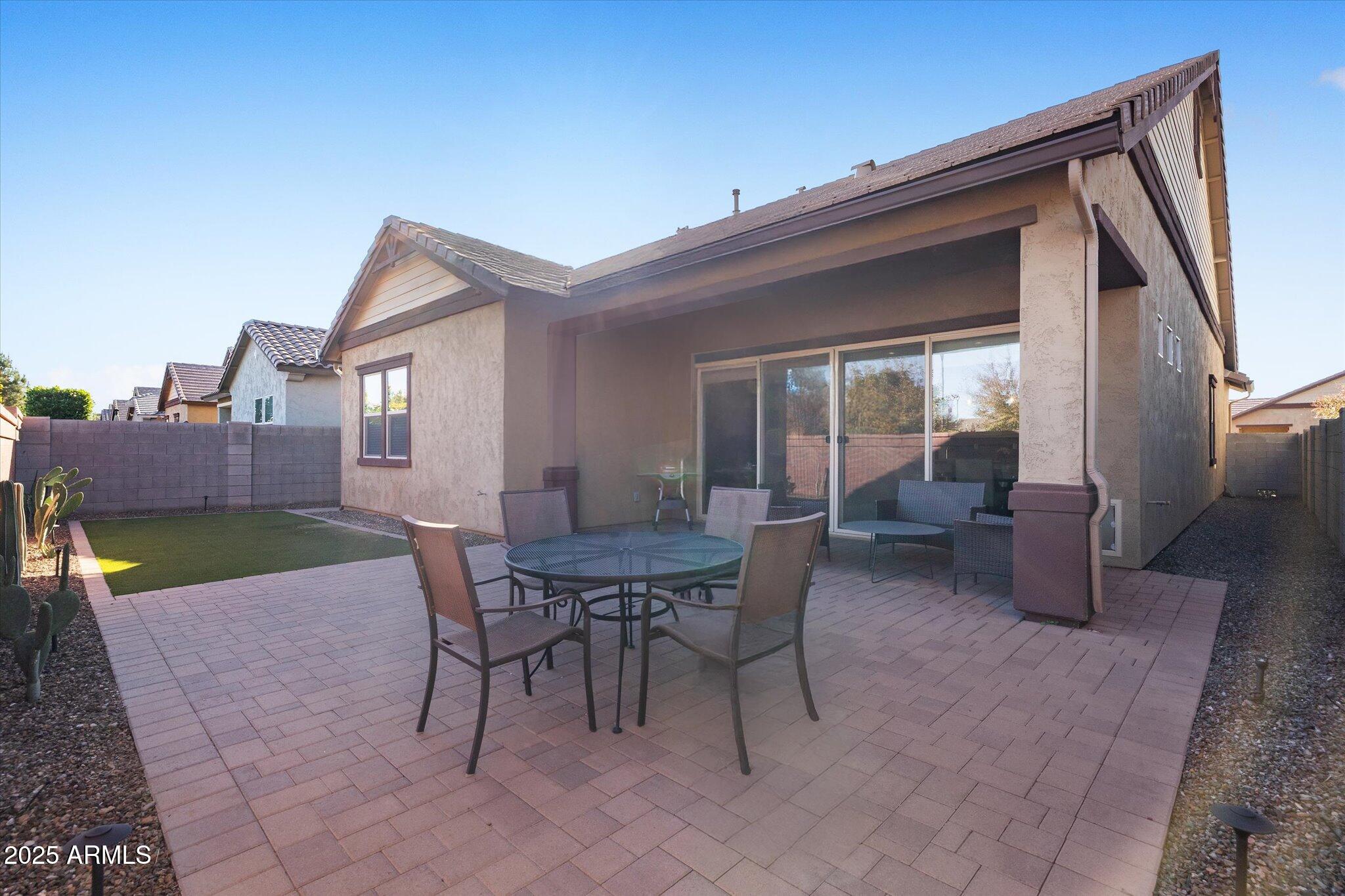 2527 South Quaintance Street Gilbert, AZ 85295 - Photo 20 of 36 a view of a house with backyard and sitting area