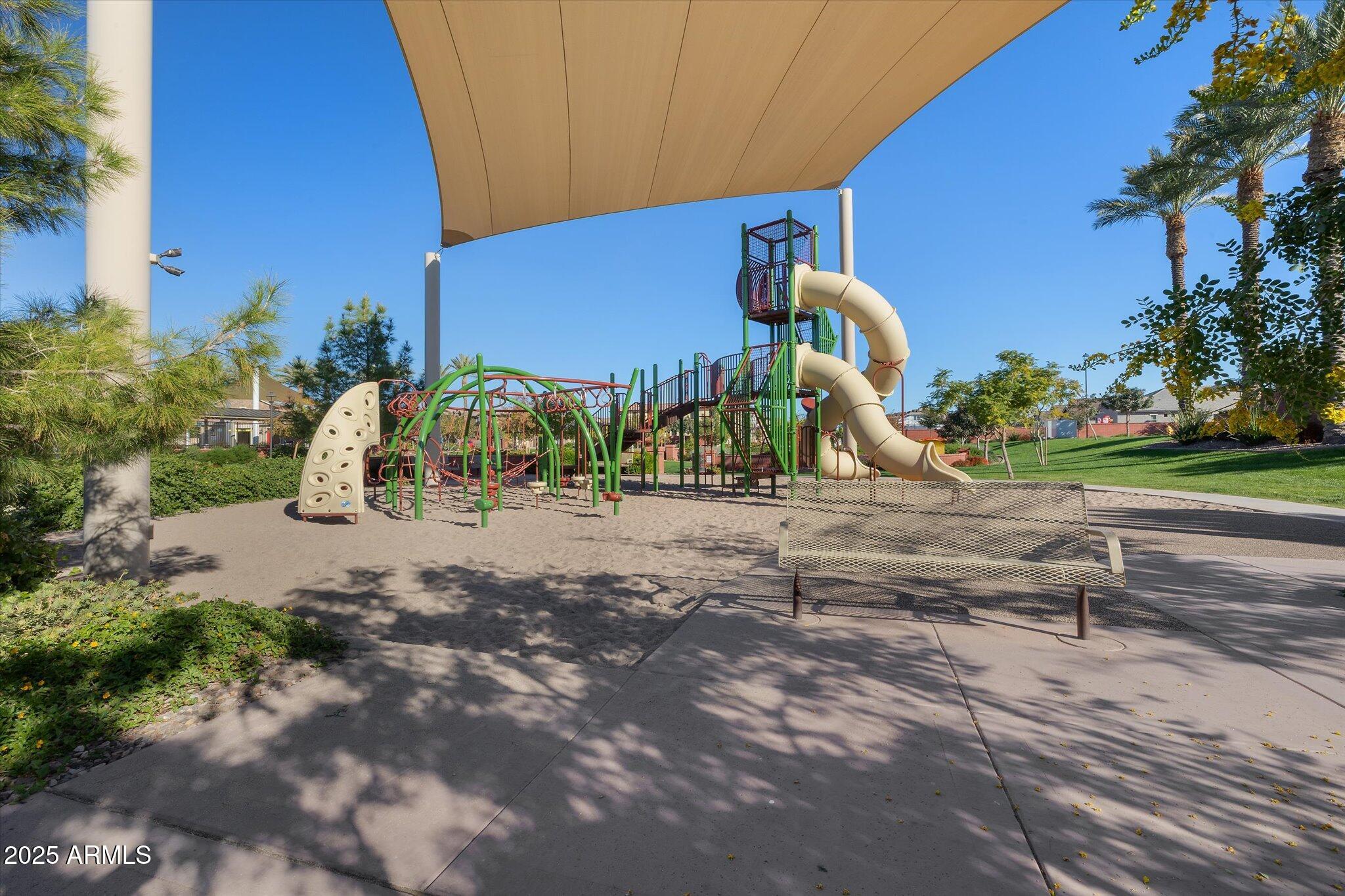 2527 South Quaintance Street Gilbert, AZ 85295 - Photo 28 of 36 a view of outdoor space with garden