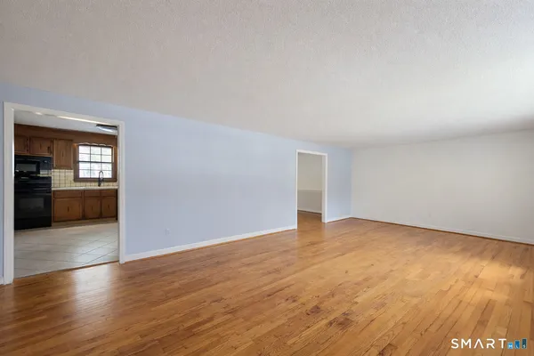 $2,850 | 12 Hilltop Drive, Canton, CT 06019