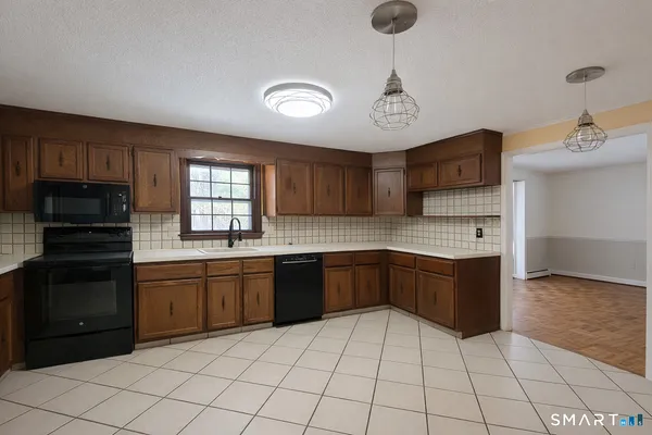 $2,850 | 12 Hilltop Drive, Canton, CT 06019