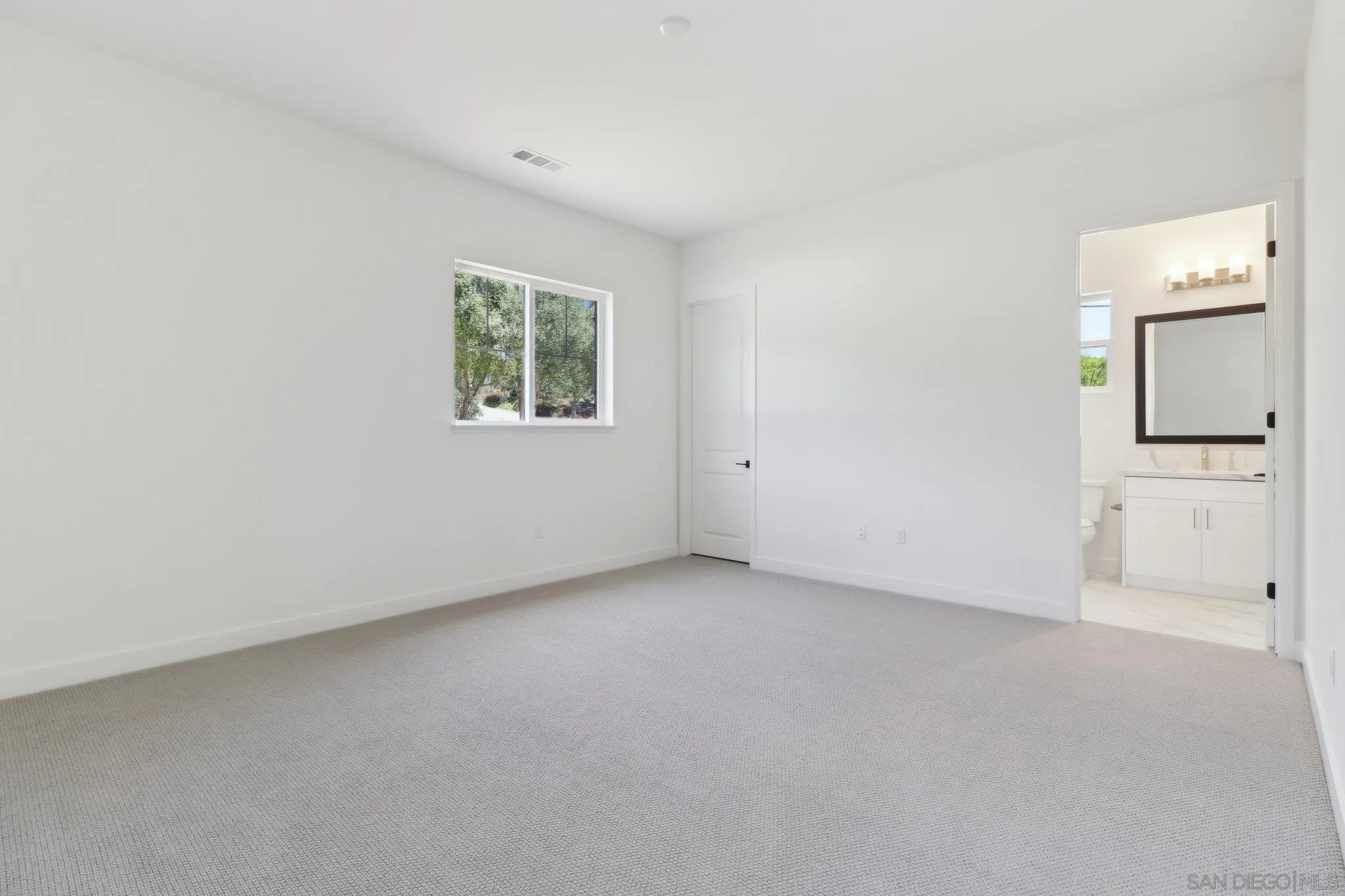 2745 Alexander Drive Escondido, CA 92029 - Photo 13 of 39 an empty room with a window