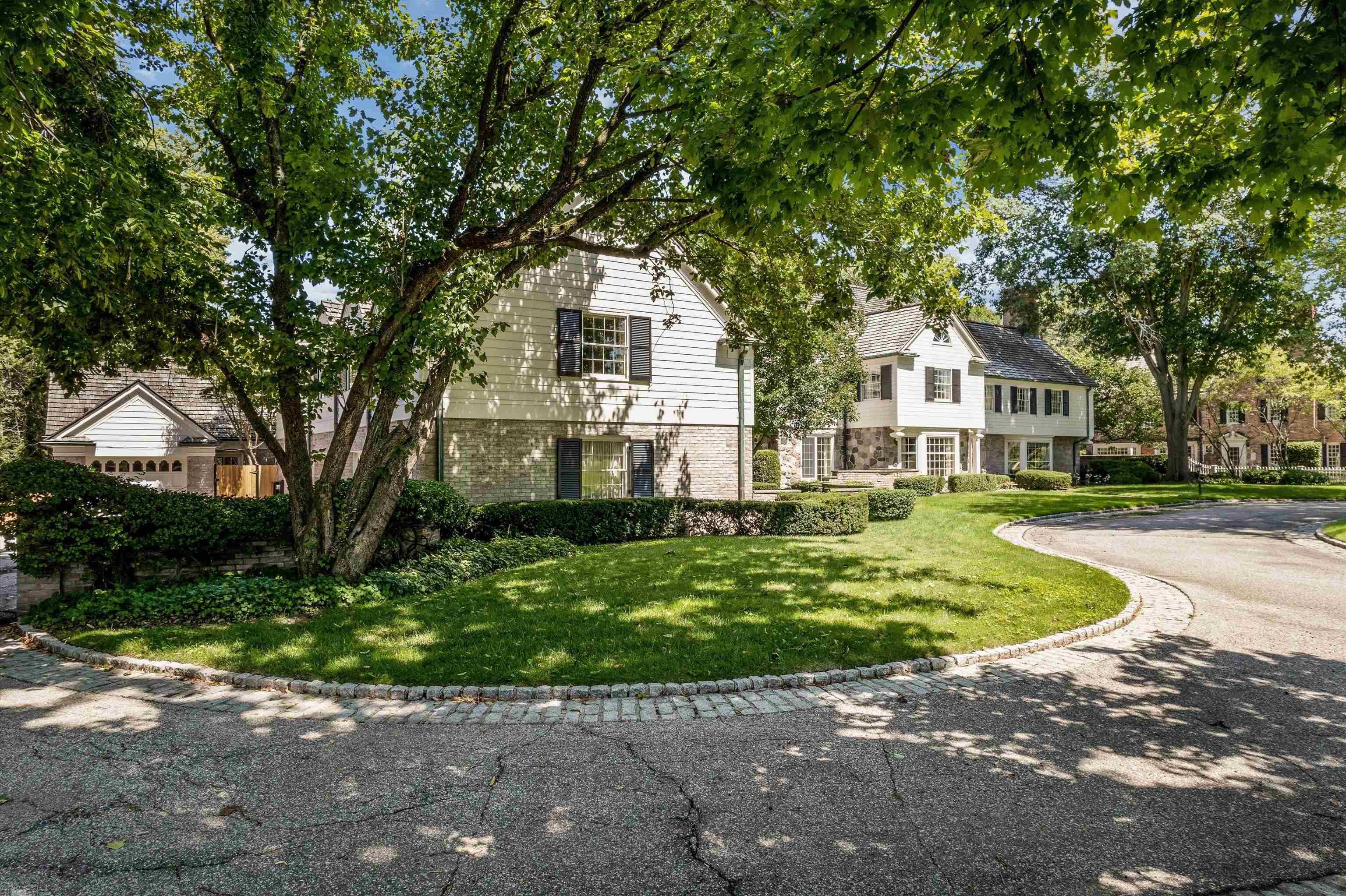382 Provencal Road Grosse Pointe Farms, MI 48236 - Photo 8 of 95