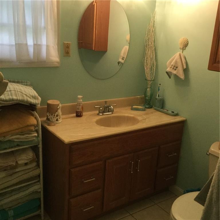 205 Craft Road Washington, PA 15301 - Photo 14 of 17 Upper Bathroom