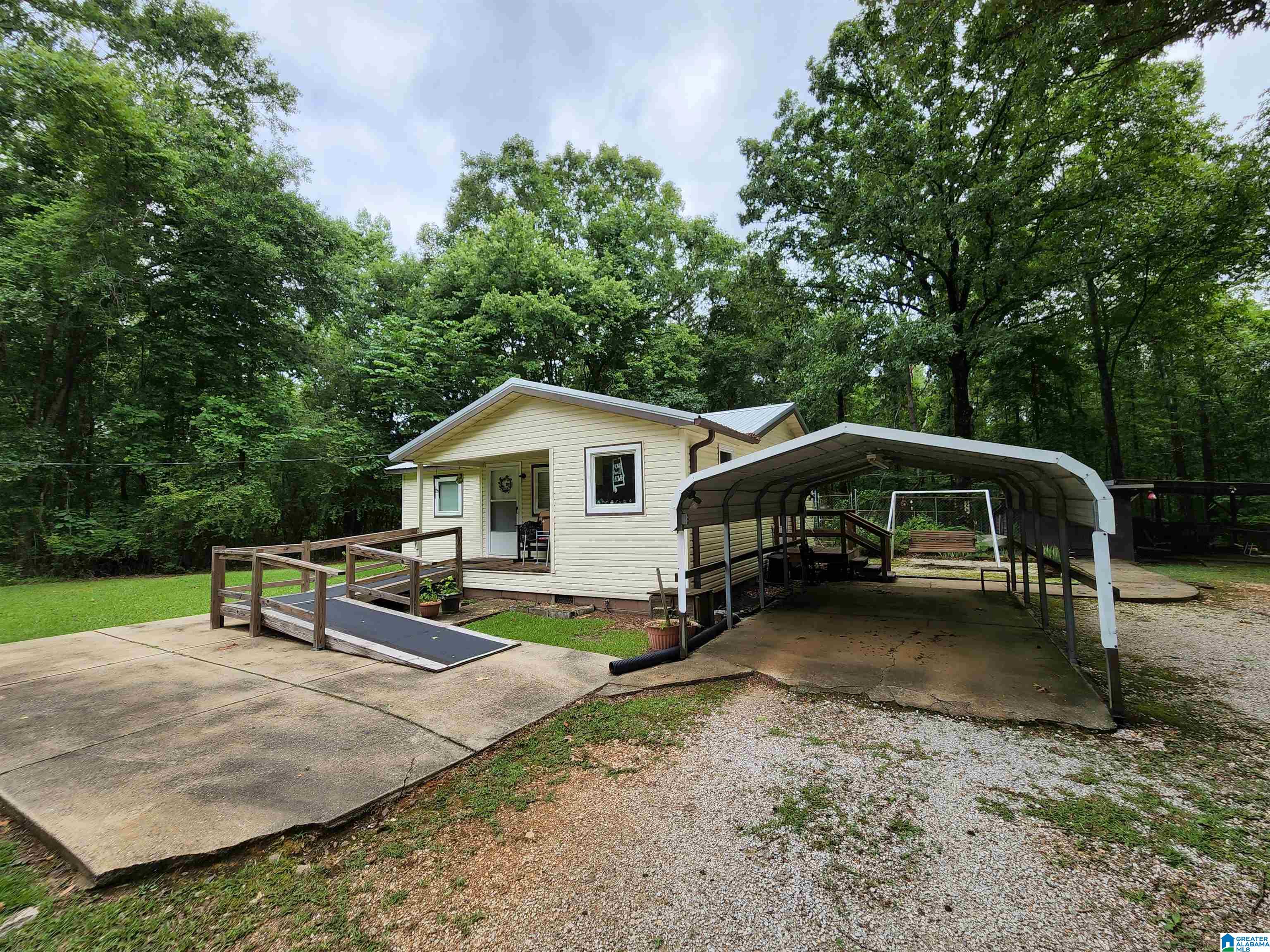 137 Friendship Lane Sylacauga, AL 35151 - Photo 5 of 8